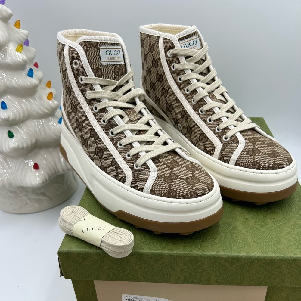 Men's Gucci  tennis 1977 high top canvas sneakers size 9, made in Italy